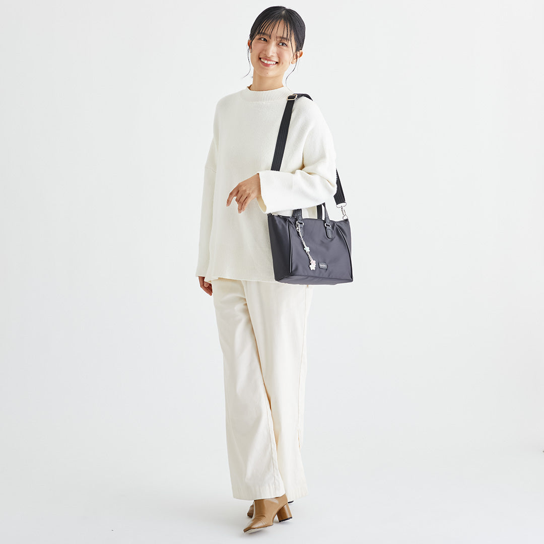 ZAZA ツイルナイロン花チャーム付き2wayハンドバッグ EL5335