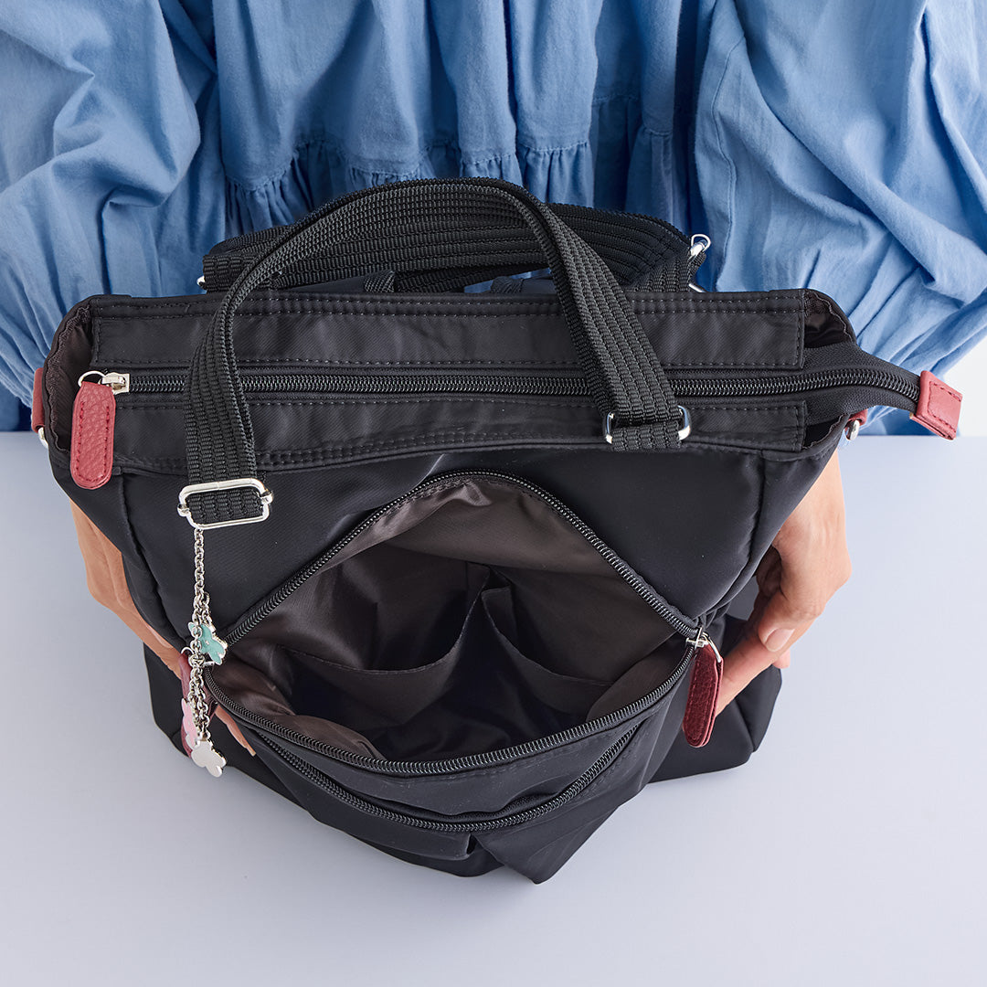 ZAZA はっ水ナイロン花チャーム付き4wayバッグ EL5629