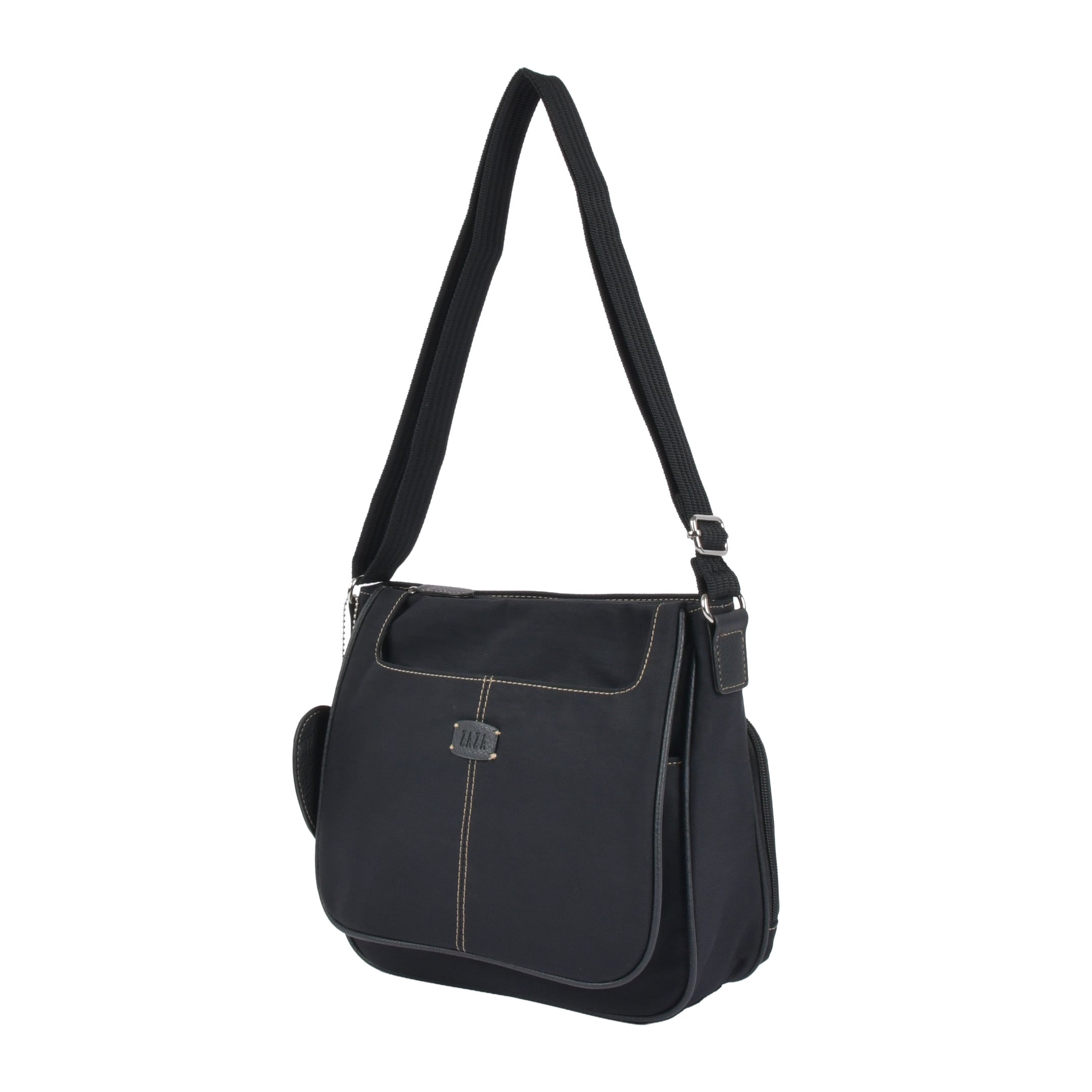 ZAZA シワナイロンリンゴチャーム付きショルダーバッグ/デイリー/お出かけ/ショルダーバッグ/ナイロン/軽量/多収納/チャーム