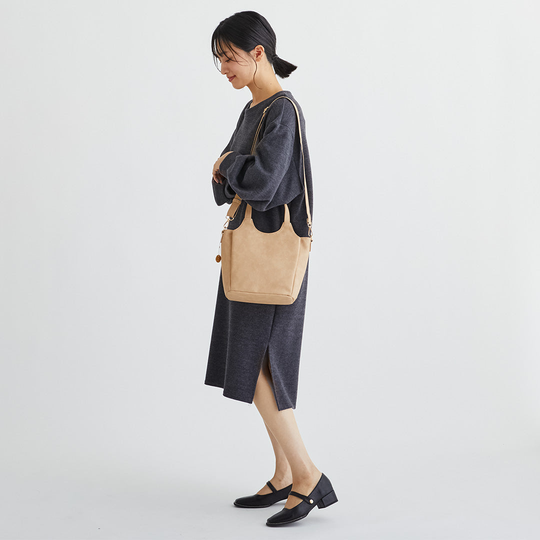 時短バッグ 合皮チャーム付き2wayハンドバッグ EL7153