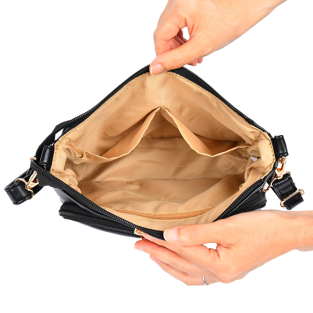 ブラック合皮ショルダーバッグの内側収納