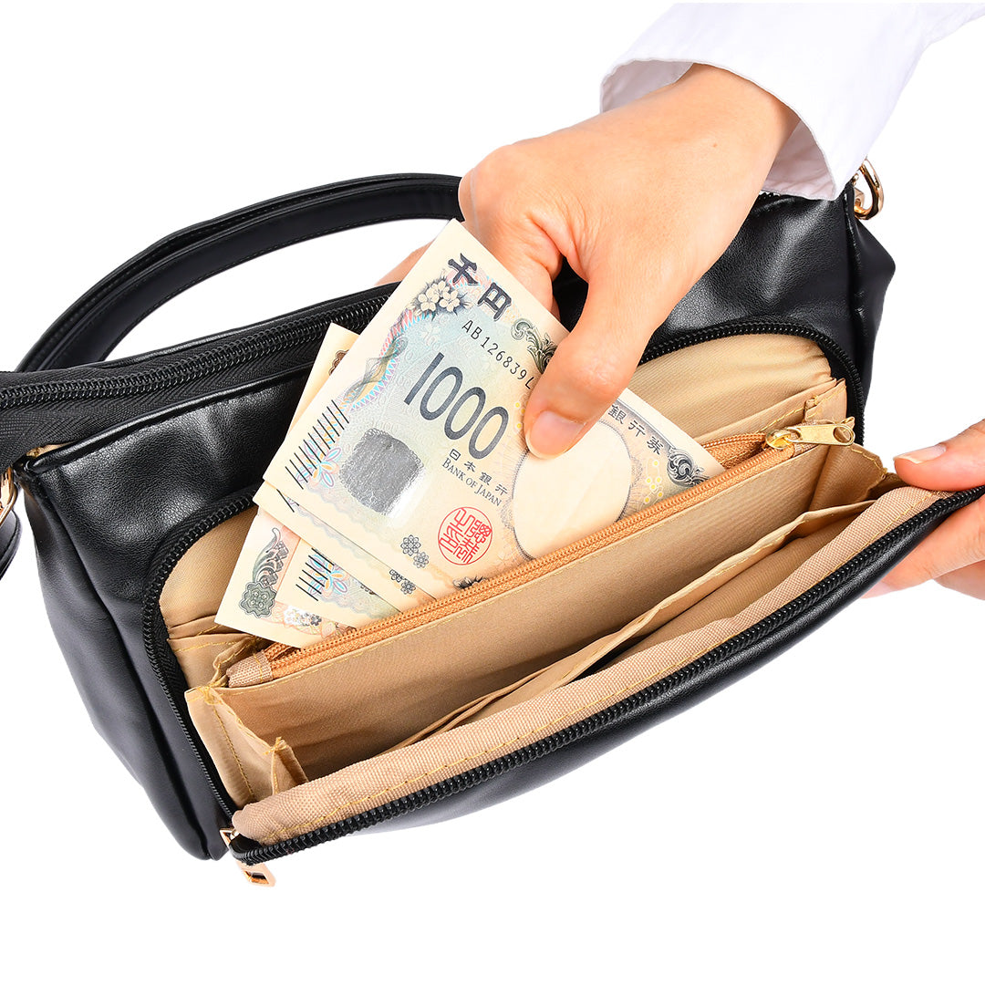 財布代わりにも使えるブラック合皮ショルダーバッグの収納イメージ