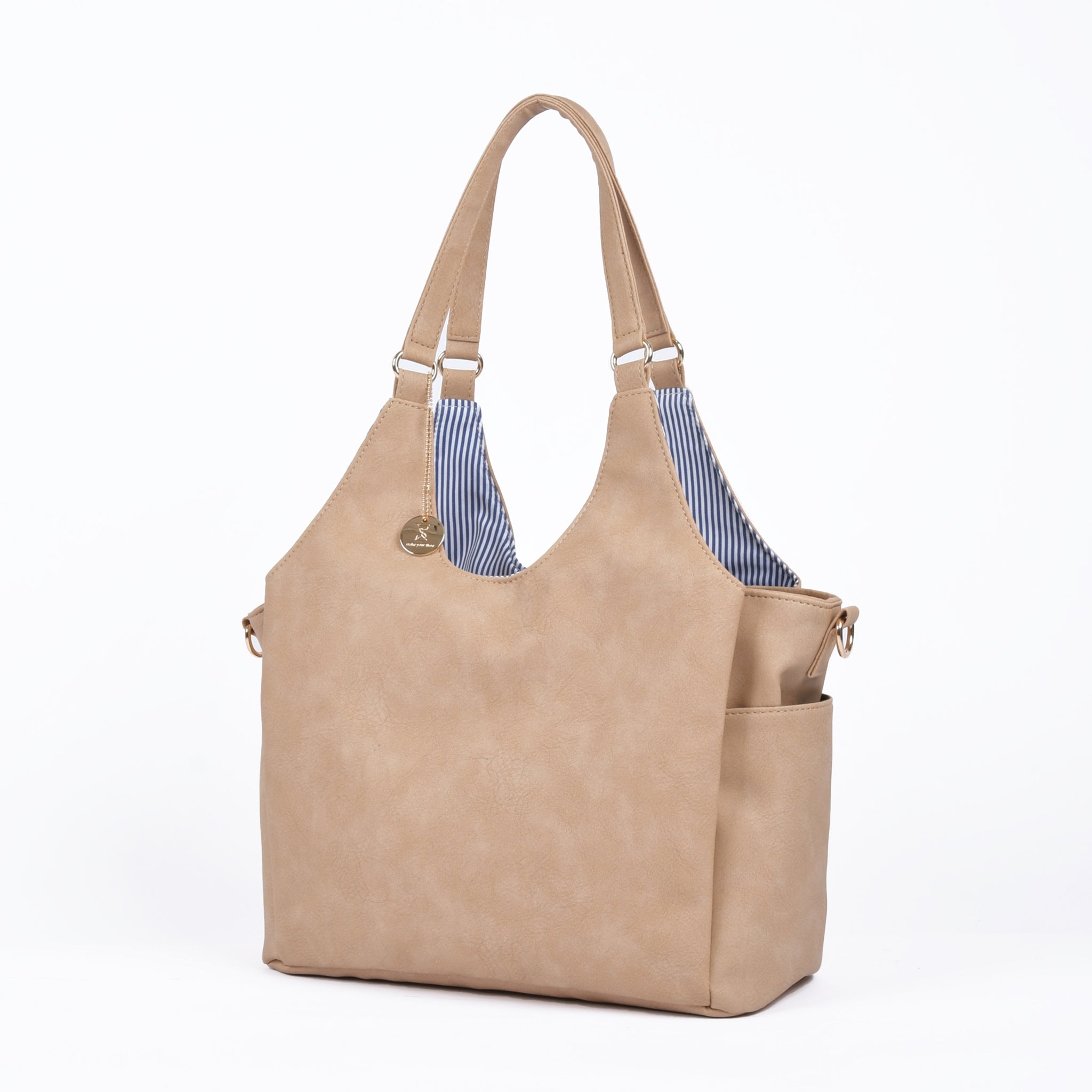 合皮チャーム付き2wayトートバッグ ベージュ 斜め