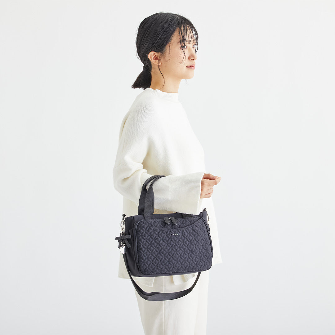 ZAZA キルトリボン猫チャーム付き2wayハンドバッグ EL7186
