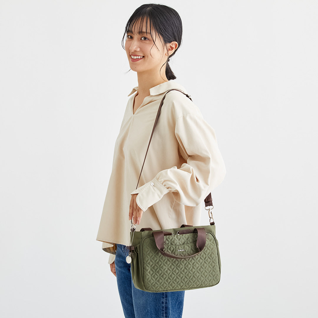 ZAZA キルトリボン猫チャーム付き2wayハンドバッグ EL7186