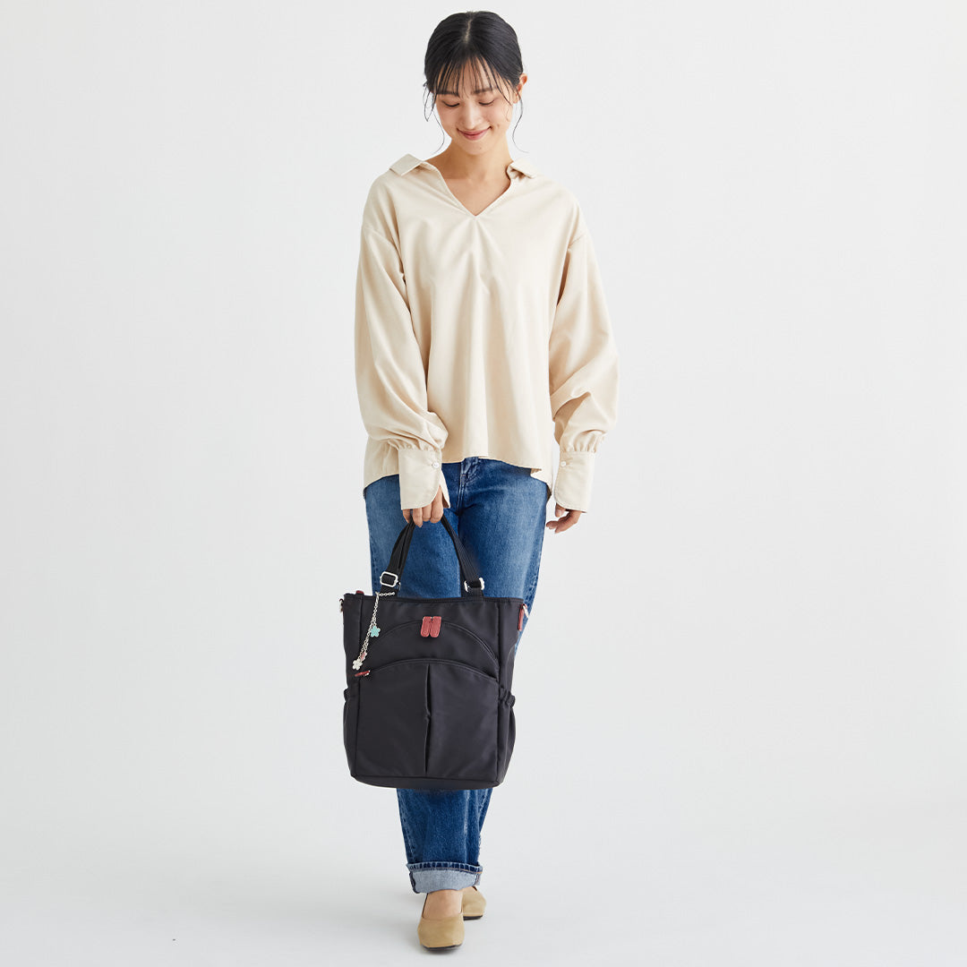 ZAZA はっ水ナイロン花チャーム付き4wayバッグ EL5629