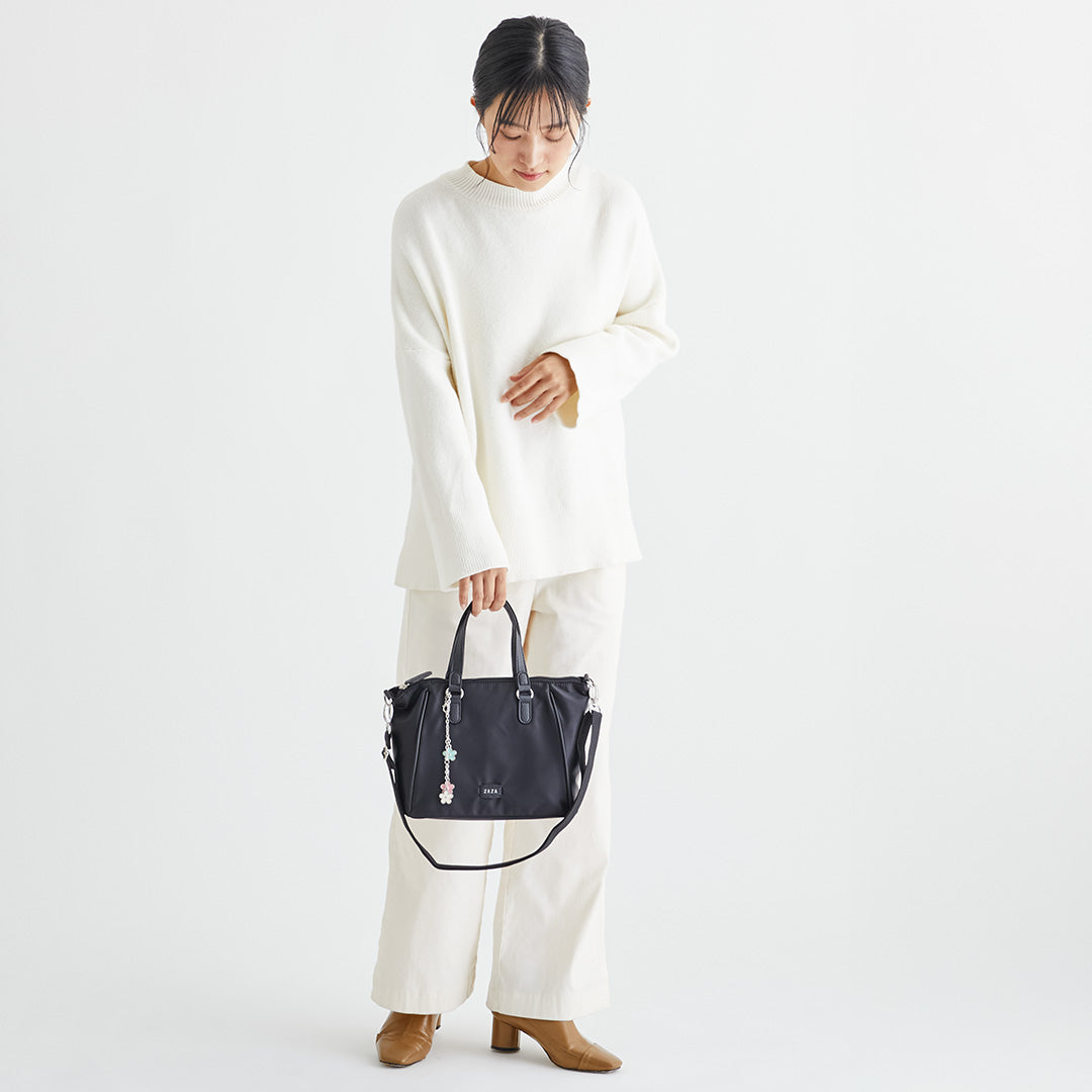 ZAZA ツイルナイロン花チャーム付き2wayハンドバッグ EL5335