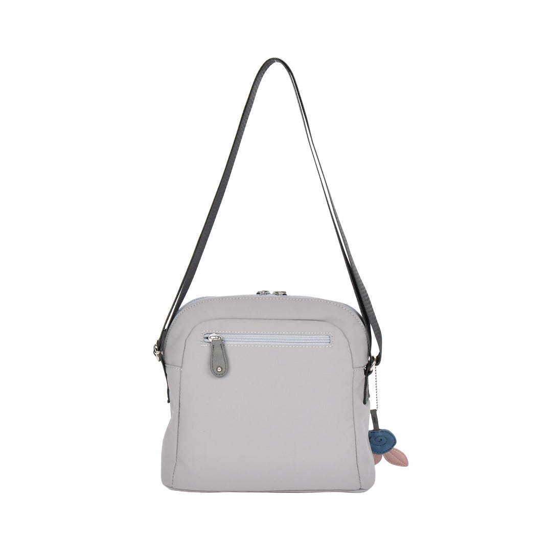 グレーの水玉ナイロンショルダーバッグ 背面