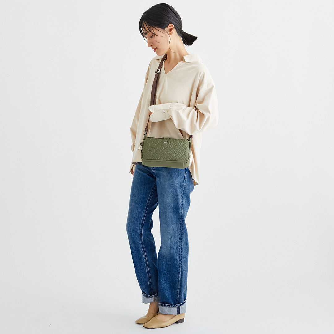 ZAZA キルトリボン猫チャーム付きポシェット EL7141