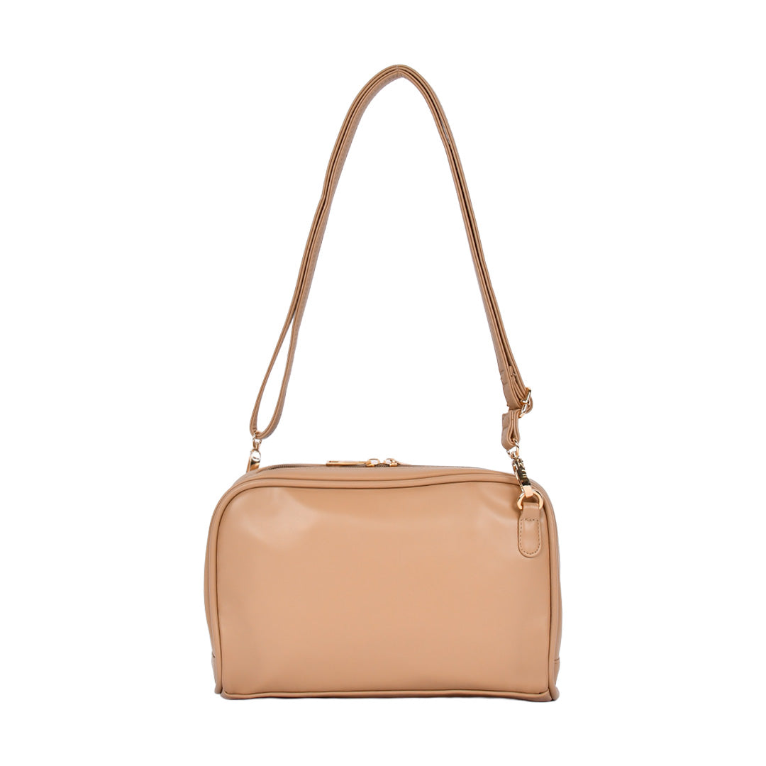 ベージュの合皮ショルダーバッグ 背面