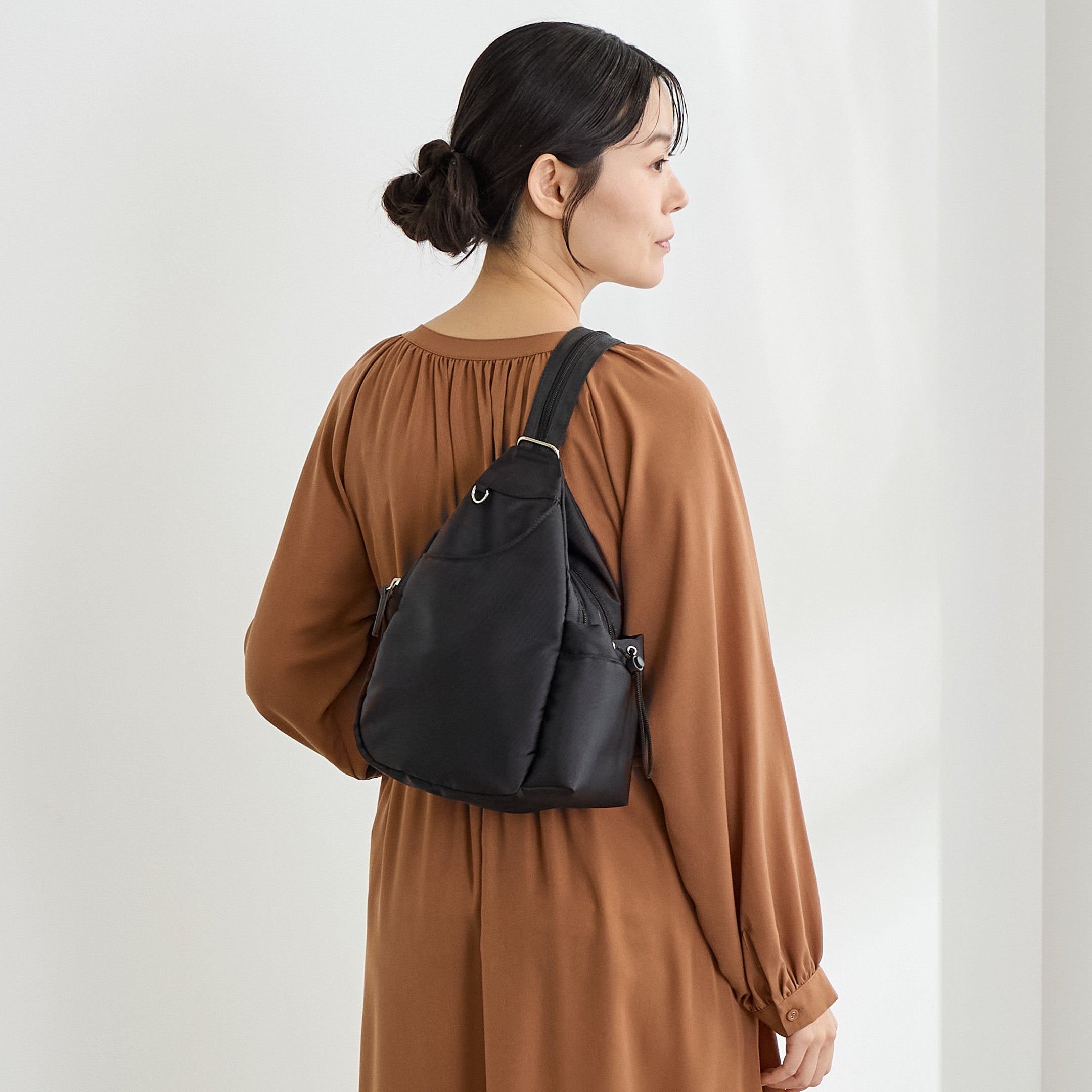 リュック｜大人の女性に似合う上品で軽やかなリュックサックを販売する